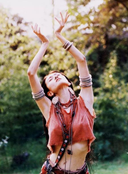 杨丽萍舞伴殒命!从39楼跳下,年仅只有44岁!天堂再度舞《雀之恋》