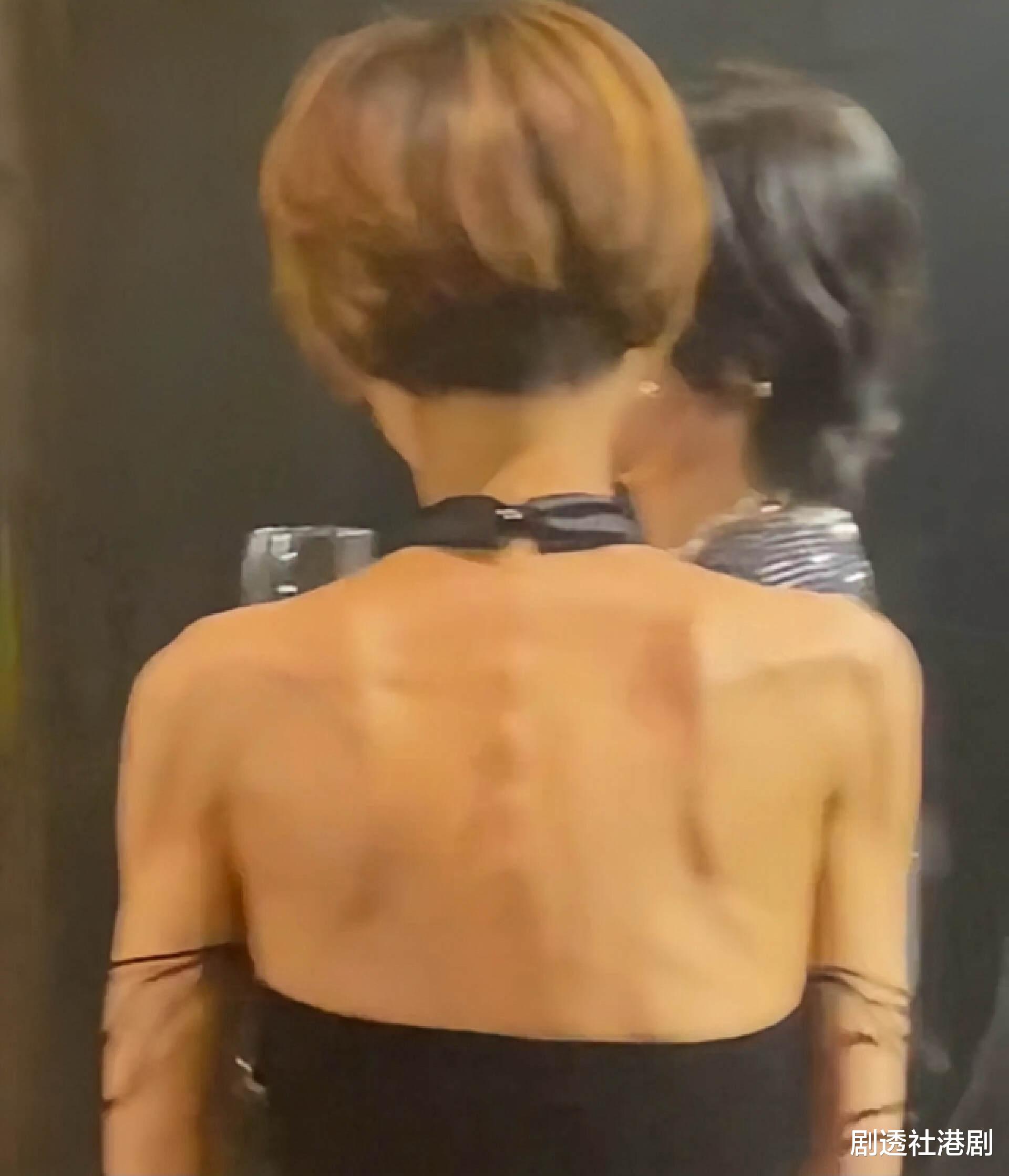 香港知名女星叶子楣瘦成皮包骨,上围依旧丰满,网友直呼不敢认