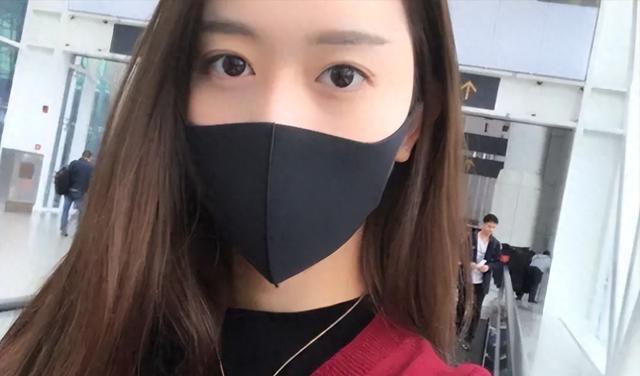 封王易主？卓仕琳二次直播太惨淡！1小时封四次，腿上刺青显眼