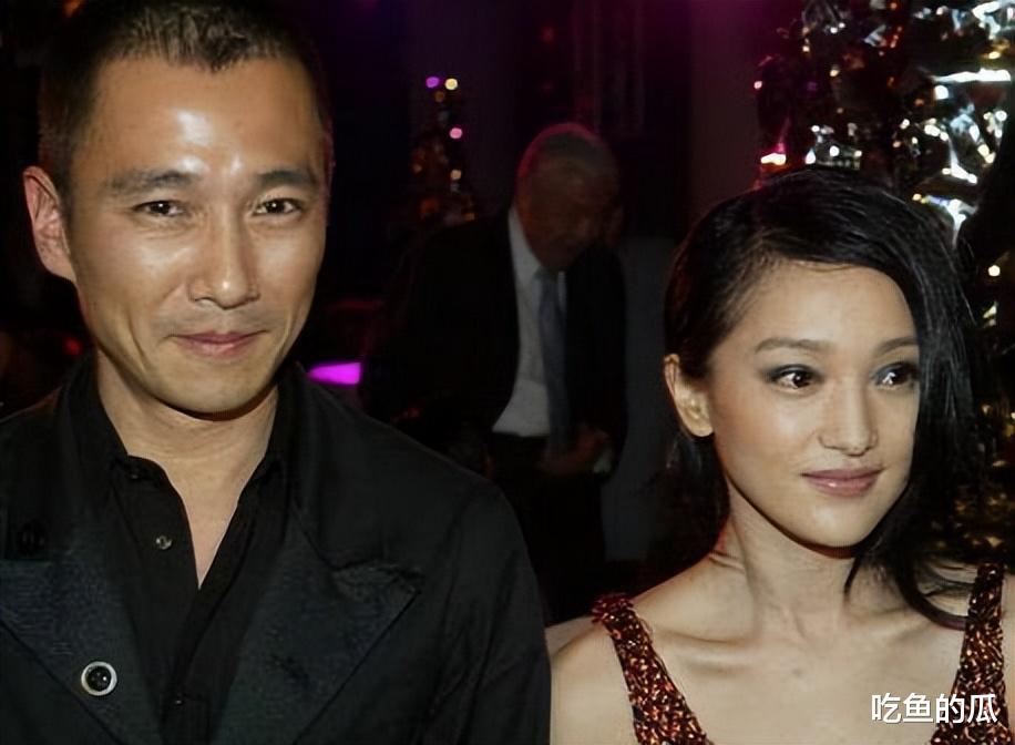 “你出名全因为和导演睡，根本不会演戏！”2002年刘烨酒后怒骂周迅