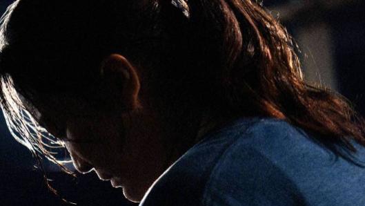 贾玲承认瘦身100斤，海报与近照胖若两人，袁弘曝训练量高达三倍