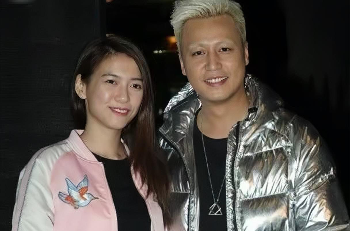 香港知名男星公开恋情，与小20岁女友谱父女恋，遭调侃老牛吃嫩草