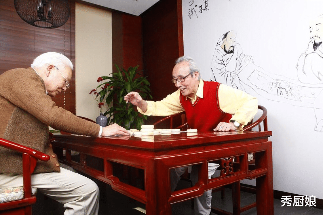 臭豆腐|50岁后,一定要戒掉这4件事,越早戒掉越好,轻松活到八九十岁!