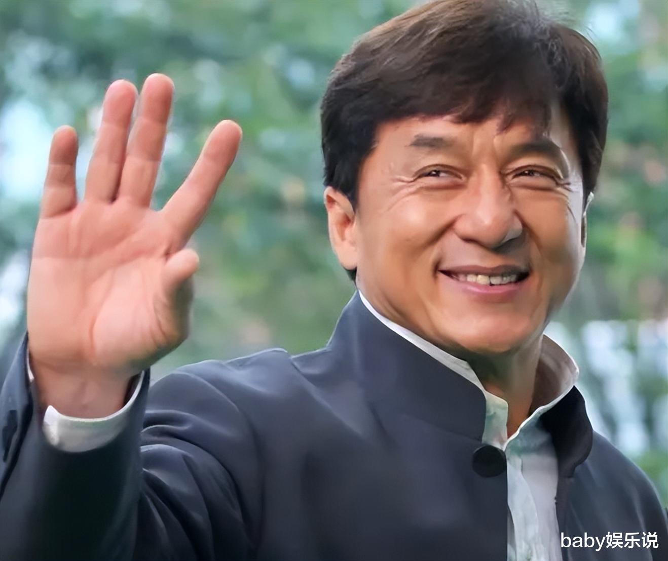 成龙|同是成龙基因,林凤娇儿子和吴绮莉女儿一对比,差距一目了然