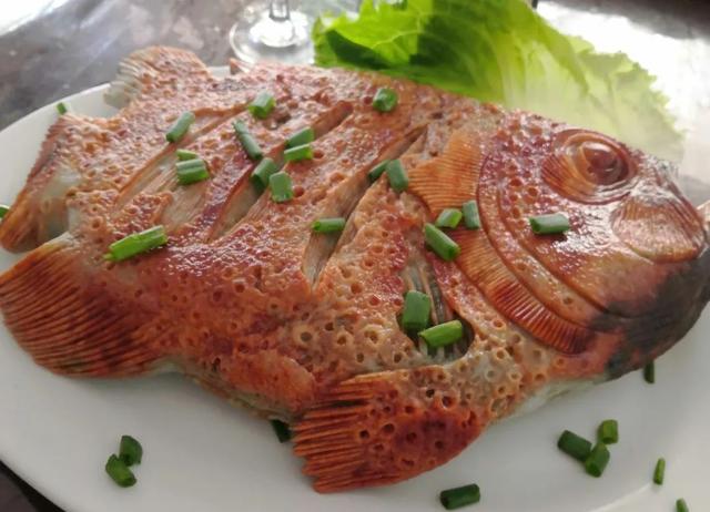 文玩|指尖上的“红烧鱼”，一块翡翠的蜕变之旅