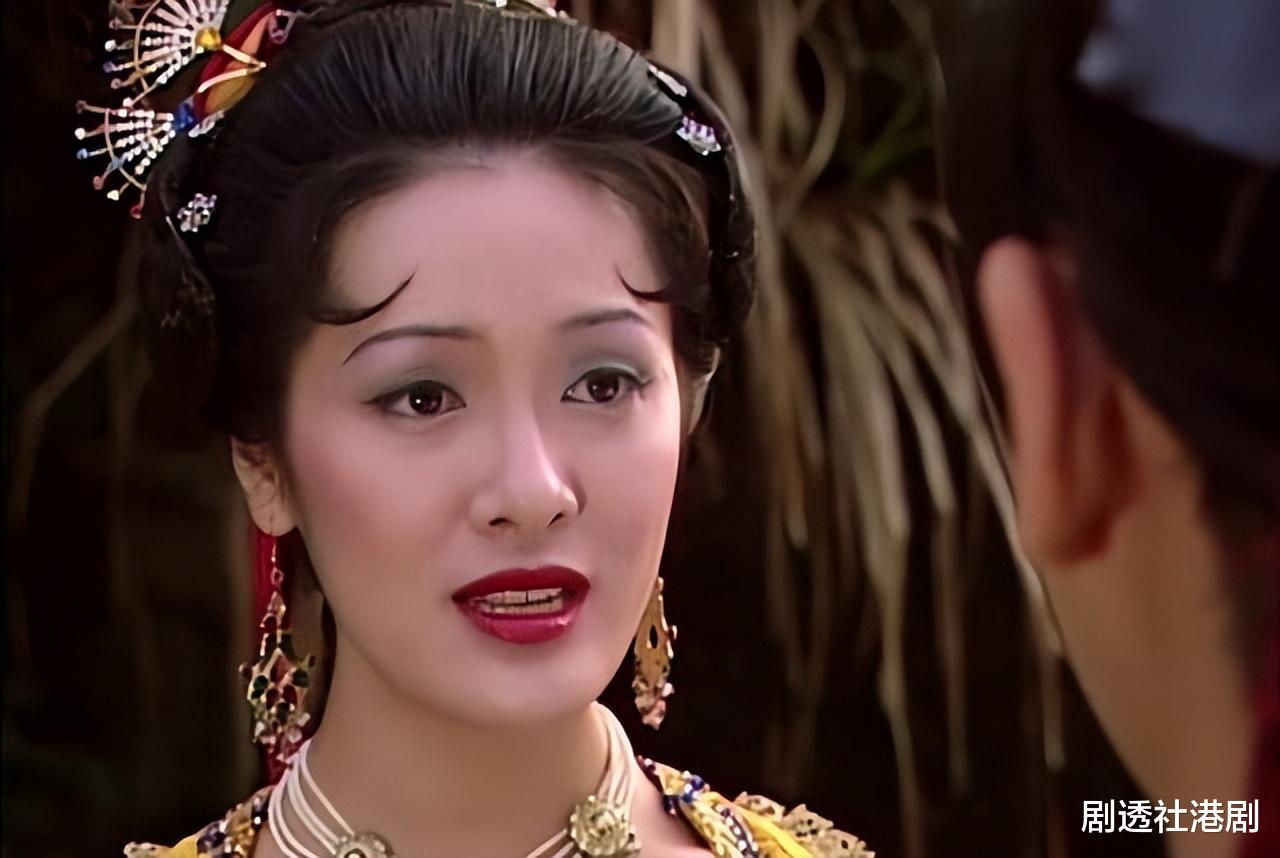 48岁前港姐冠军晒近况！一家人为母亲庆生，两母女被指太相似