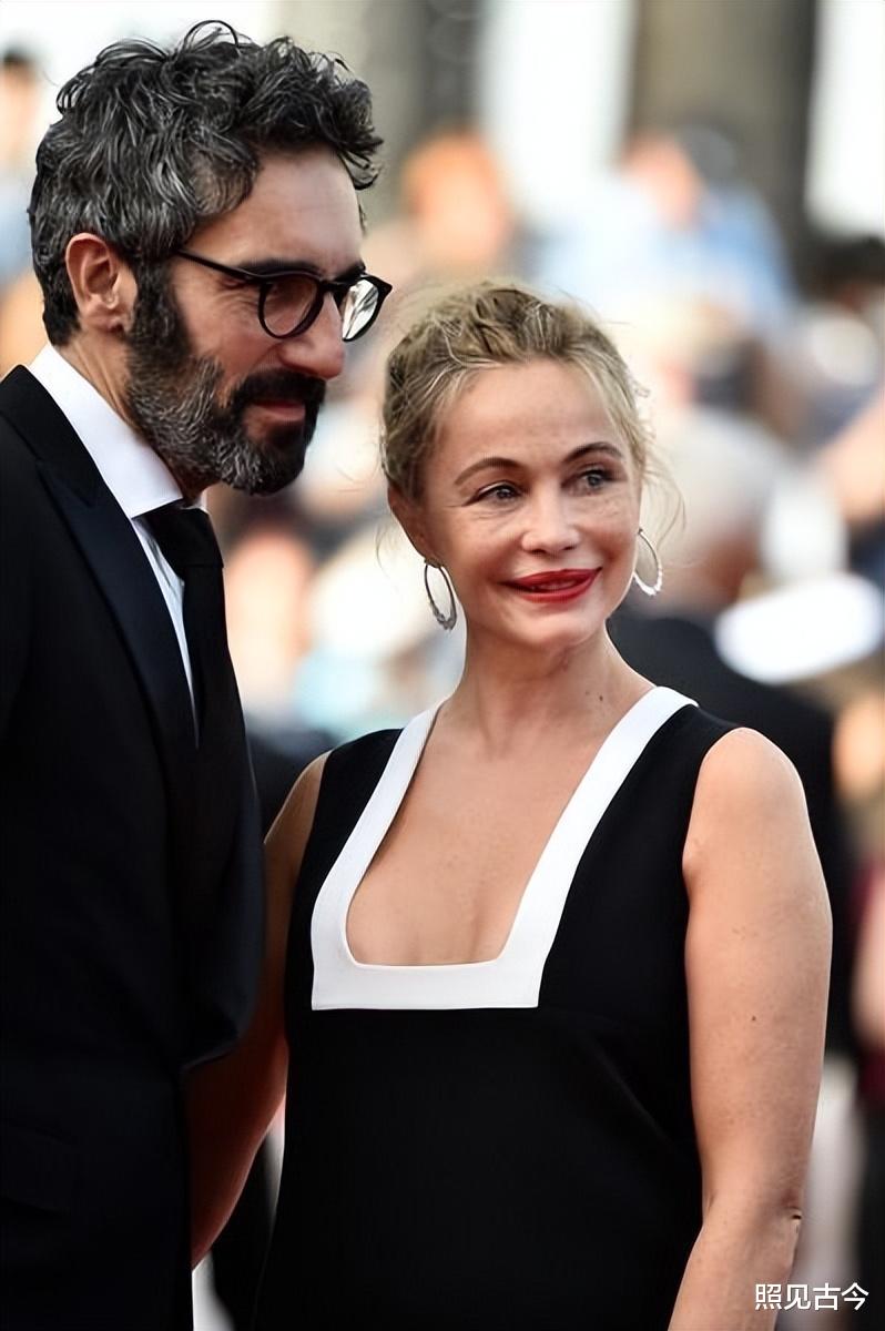 艾曼纽·贝阿:天使扮相惊艳无数人的童年,绝世美貌被整容毁了