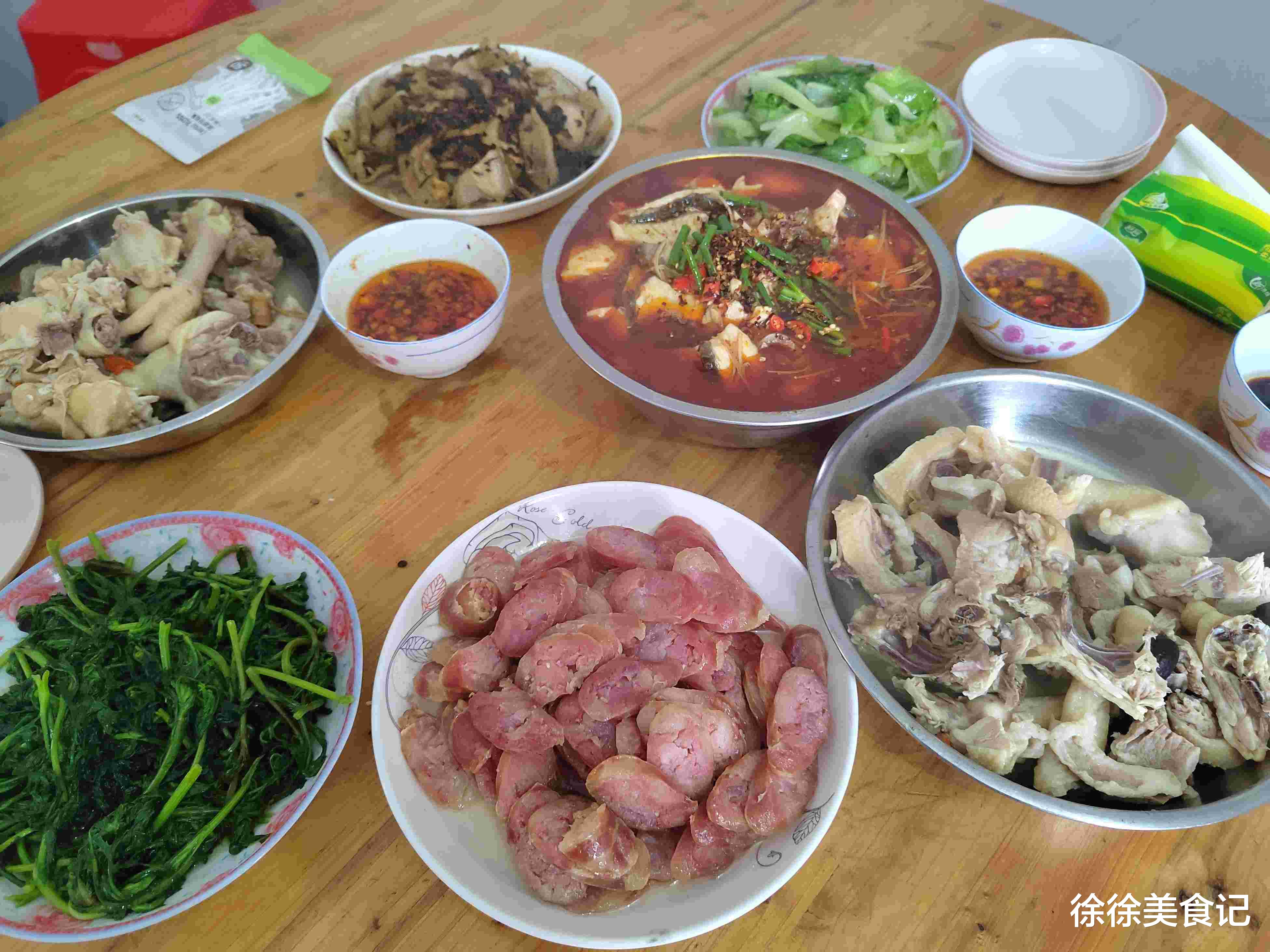 美食教程|江西女婿去丈母娘家,做了一大桌菜却没人动筷子,发朋友圈被群嘲