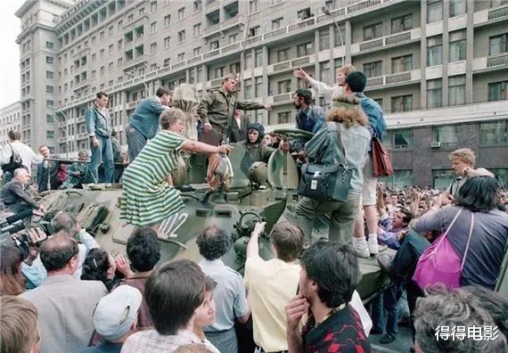 95版《中俄列车大劫案》，无数人童年阴影，央六版删减9分钟