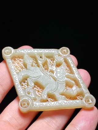 和田玉籽料|明 和田玉籽料 白玉 麒麟 带板 带饰