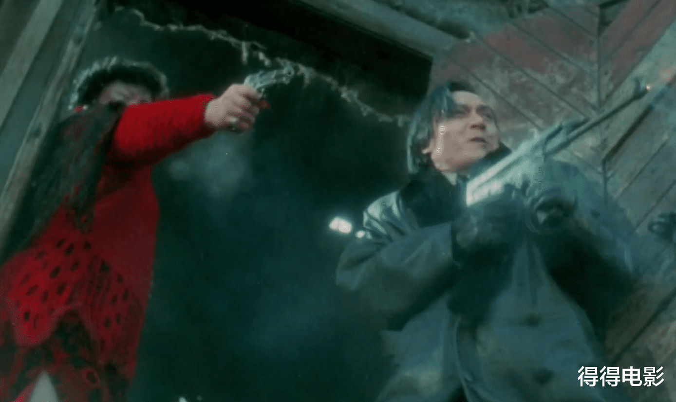 95版《中俄列车大劫案》，无数人童年阴影，央六版删减9分钟