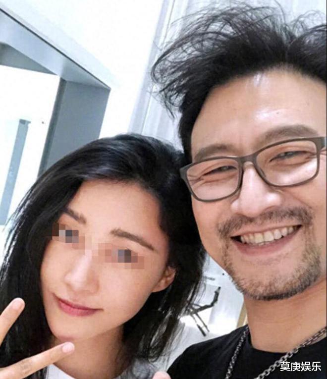 知名娱记曝汪峰章子怡离婚内幕：两人双双出轨，男方潜规则女学员