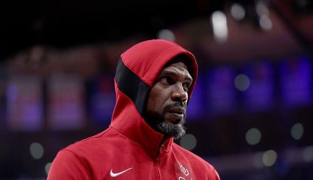 教师|盘点NBA历史上年龄最老的球员，有人差几天46岁