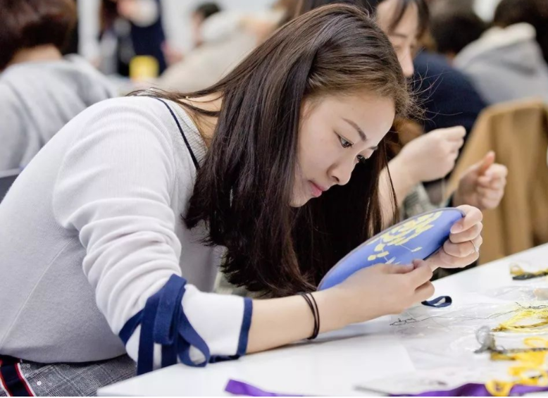 事业单位|还没毕业就签了大厂？这才是本科生“绝望”的开端，校招套路深