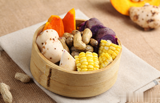 少吃主食就能瘦？减肥，应如何摄入碳水，摄入多少？