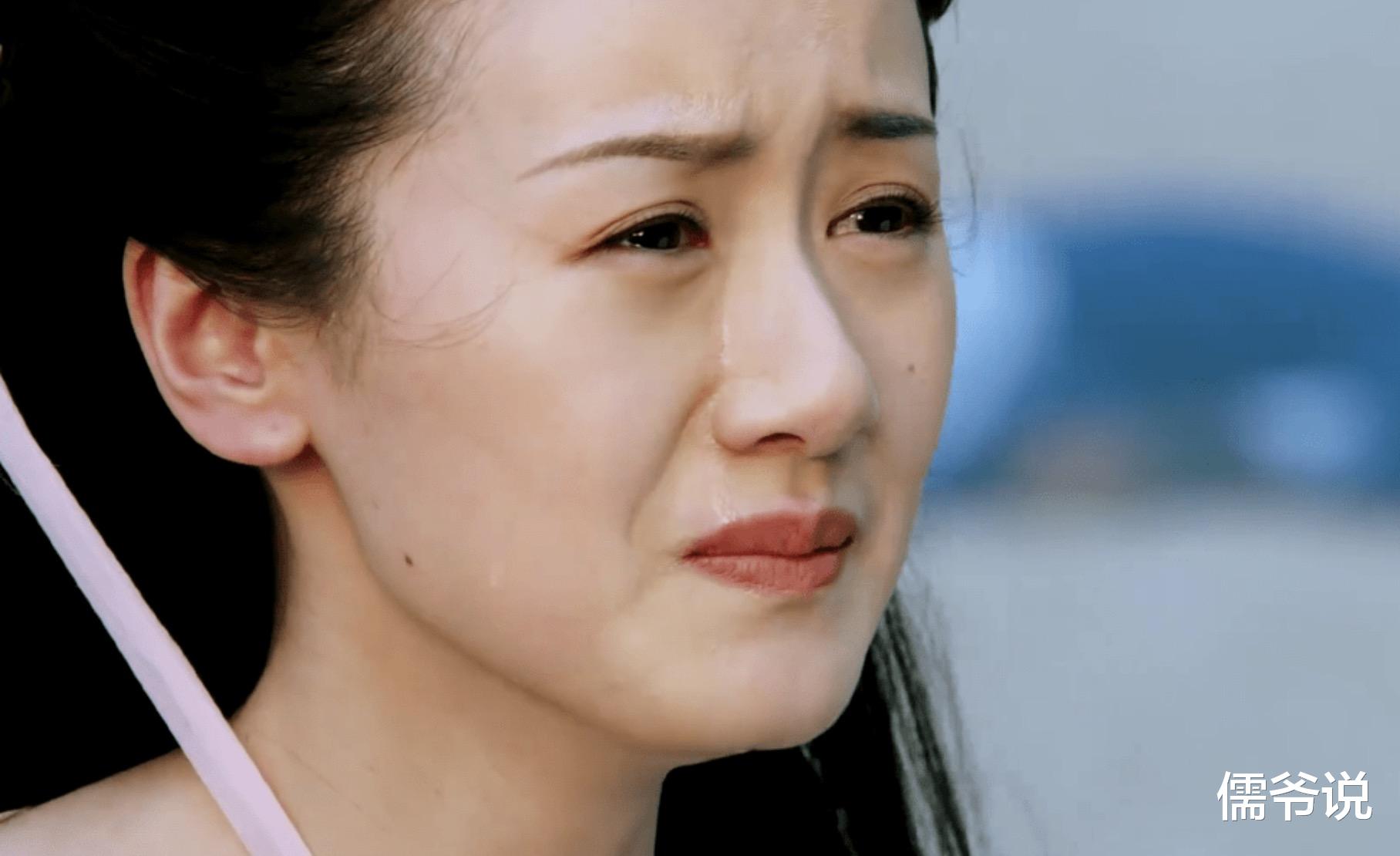 继被官方通报偷漏税后,人民网直接定性袁冰妍为劣迹艺人,她的账号已被封禁