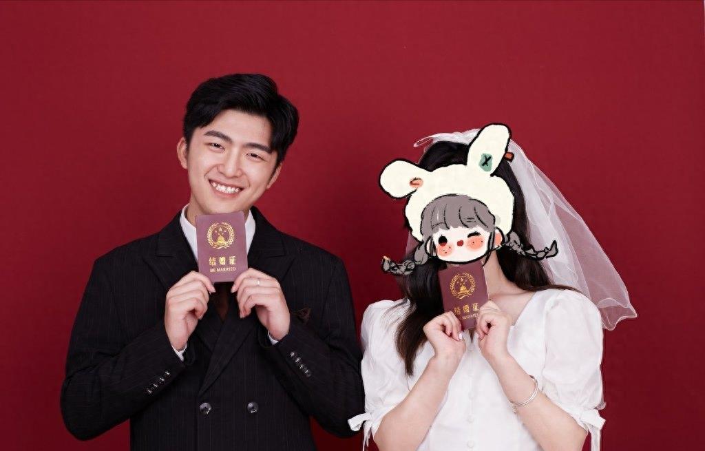 娱乐圈传喜讯!22岁男星刚过法定年龄就结婚,晒出领证照抽奖发喜糖