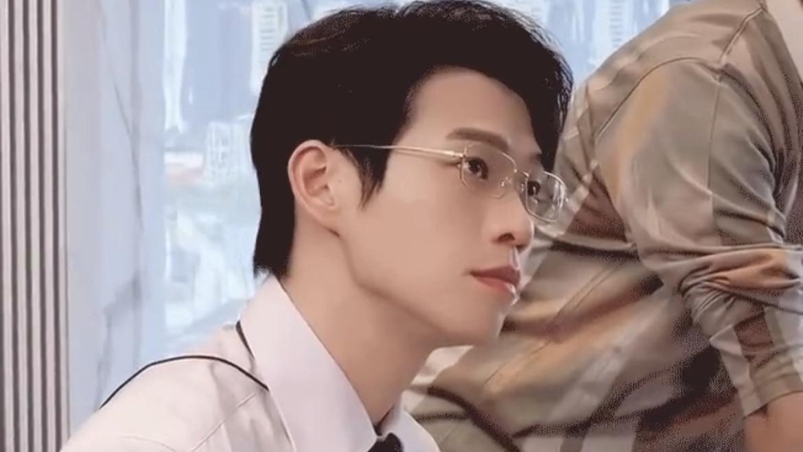 魏大勋关注度破50亿，断层第一！官博宣传却删除了他的名字