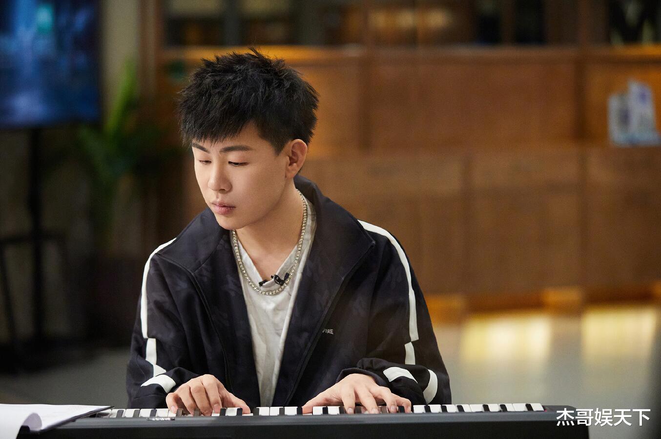 陈楚生王栎鑫吵架让4人被骂,2人活该,1人太冤,1人因不如观众愿