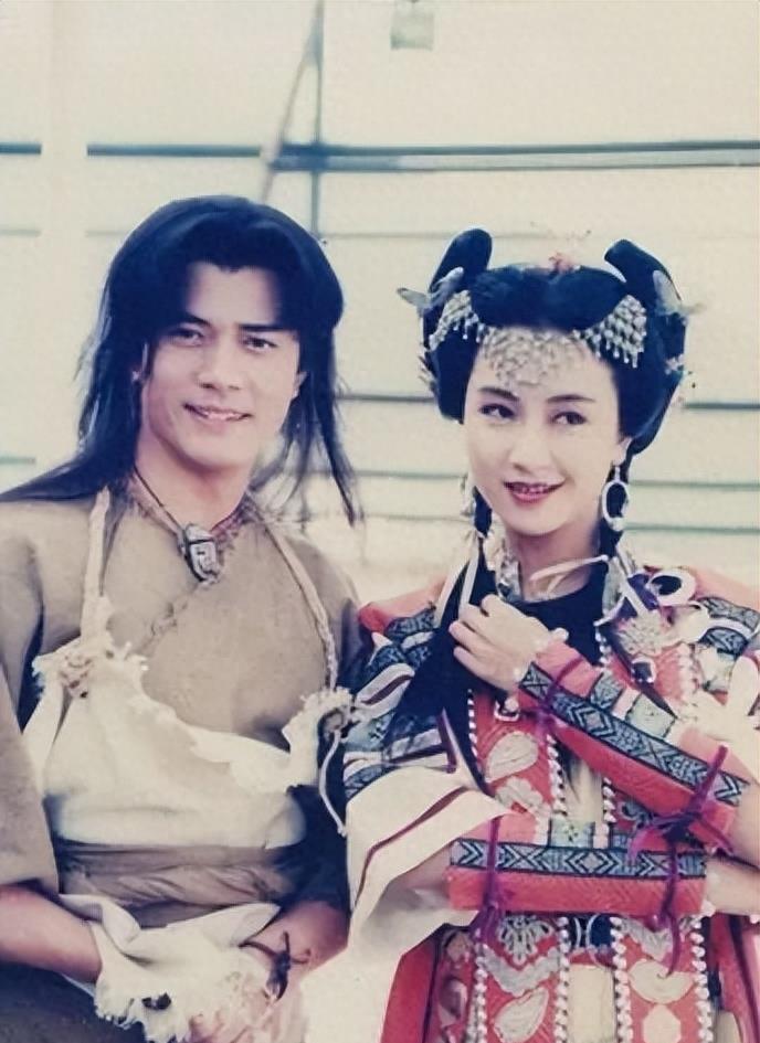 被刘銮雄、郭富城接连“折磨”暴瘦几十斤,如今她彻底遁入了空门