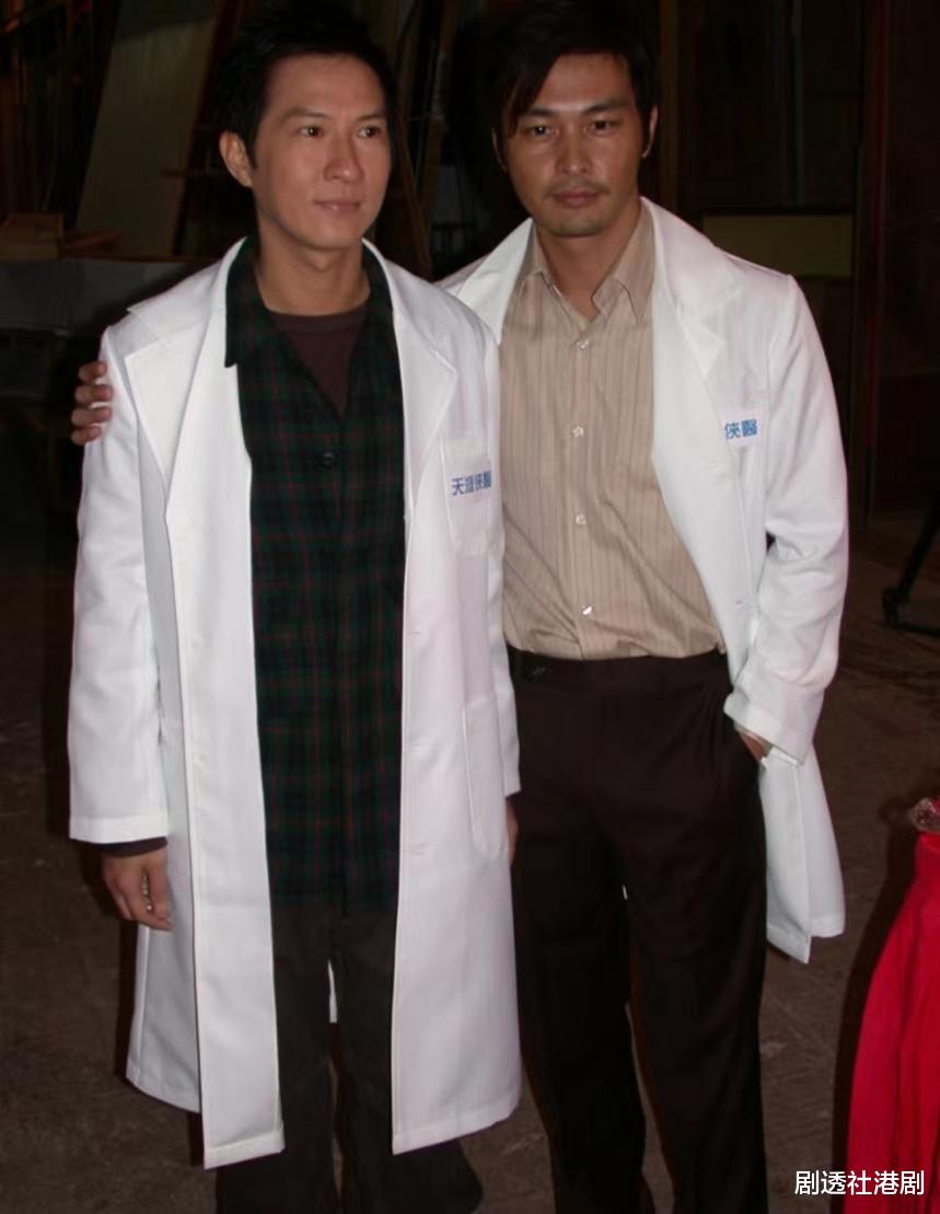 近况曝光！知名男星化身中年型佬，娶混血妻今更转行做特技化妆师