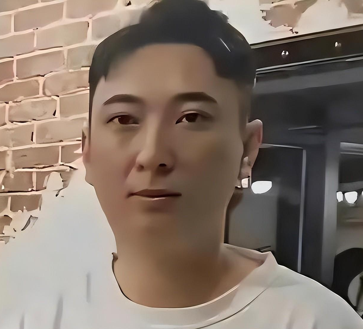 王思聪当爸啦?新女友曝光?脸部轮廓精致,一副迷人的小天使面容