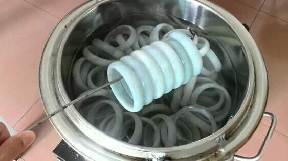 翡翠表面的蜡层需要清理吗？翡翠上蜡和浸蜡有什么区别？