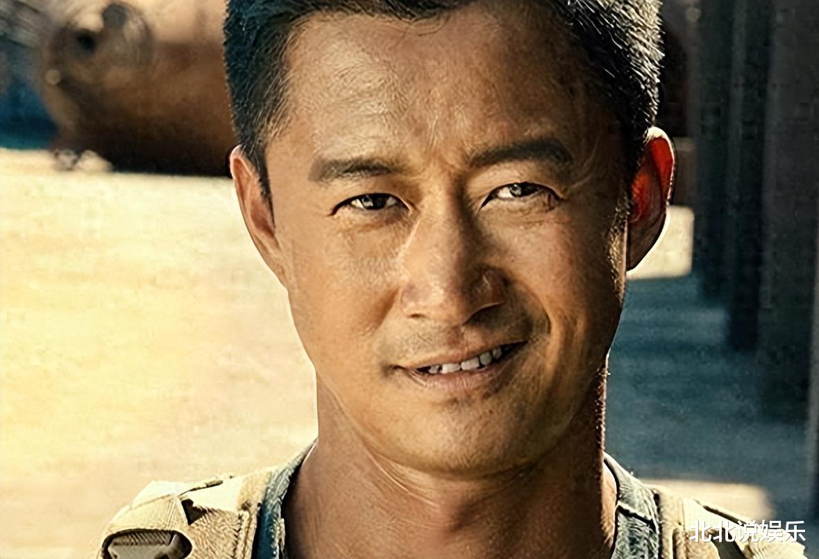 骗了我们49年,原来他就是吴京的父亲,难怪吴京能大红大紫