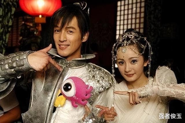 杨幂|红了10年，“中年离异少女”杨幂，危机已至