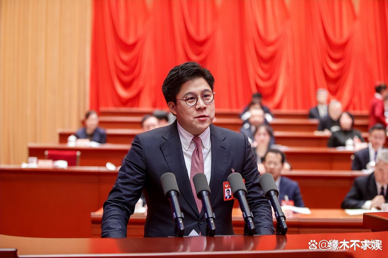 郭晶晶罕见现身名媛生日！穿搭朴实太低调，41岁徐子淇太抢镜！