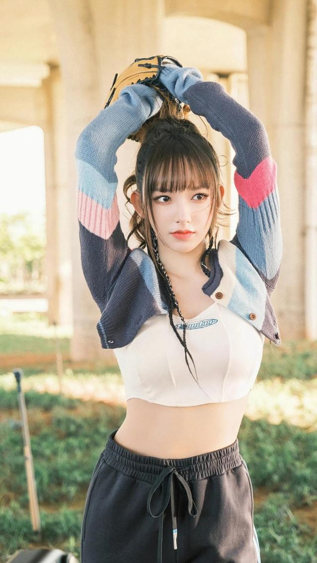 破产|百变女王程潇,再这样失眠下去,我就搬到月亮那住