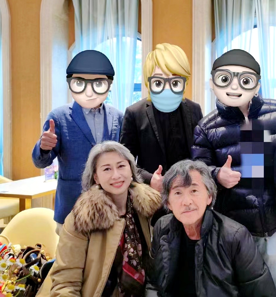 林子祥叶倩文夫妇参观东莞“欧洲小镇”,华为大佬亲自陪同引热议