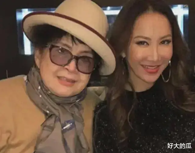 李玟母亲曝女儿生前遭遇!三次提出离婚被拒,泪崩说:要讨回公道