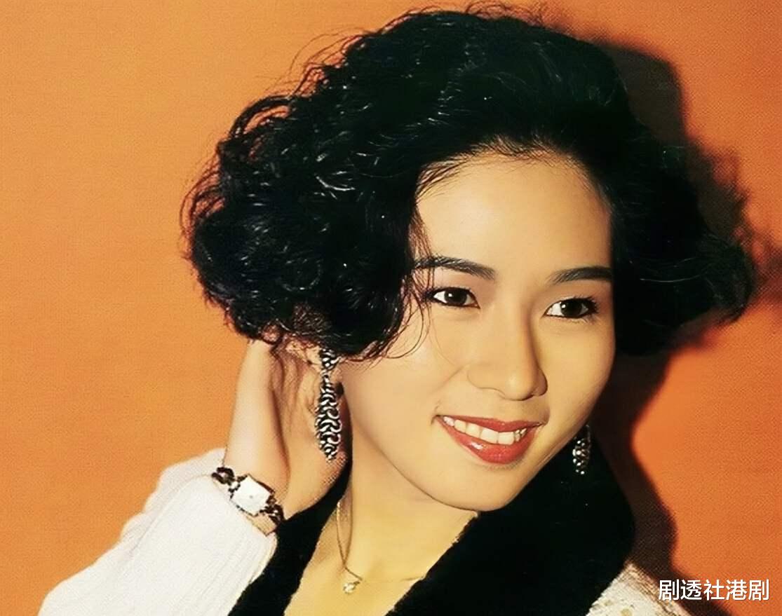 香港知名女星57岁冥寿,好友晒旧照悼念,因胰腺癌离世已11年