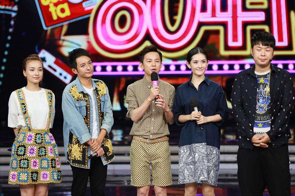 何炅|人未走茶已涼！何炅的“困难”，揭开娱乐圈\欺红踩黑\的 遮羞布