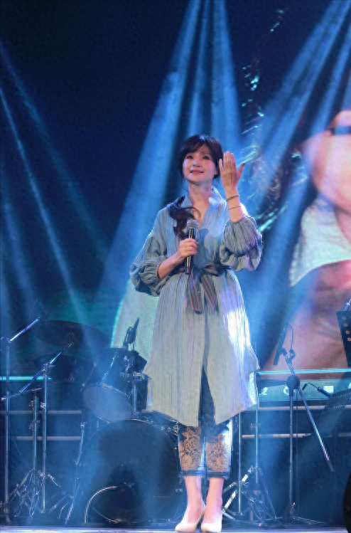 她56岁仍是干净之身,至今没谈过恋爱,除非是最爱,不然不会献身