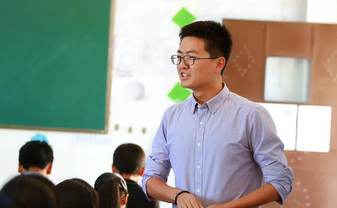 教师|教师招聘仅限男性,这不是在歧视女性吗?学校回应,网友积极支持