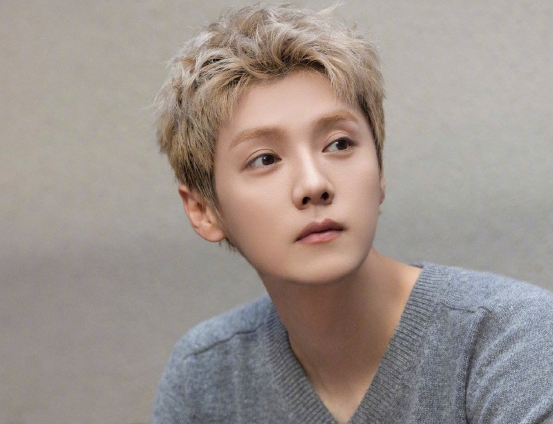 鹿晗关晓彤已分手?双方感情疑似破裂,男方曾闹出过绯闻...