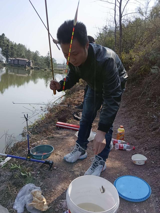 鲫鱼|新老钓手大比拼,技术加成我险胜