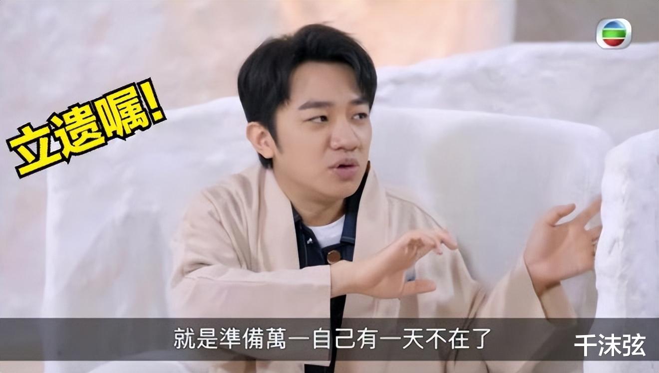 王祖蓝|王祖蓝发福挺肚腩,李亚男穿平底鞋高一头,夫妻并肩像妈妈带小孩