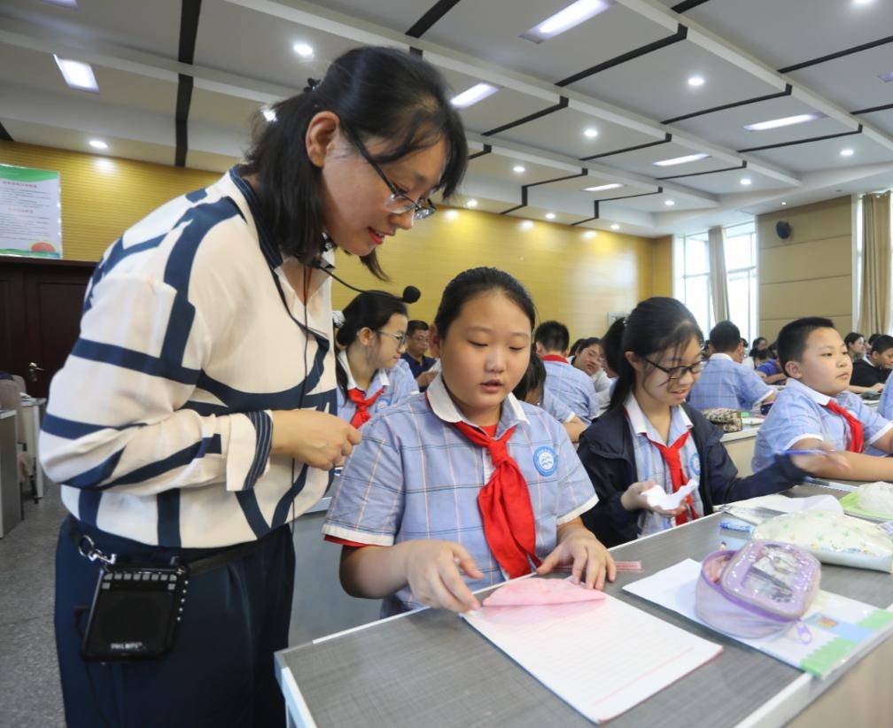教师|中小学教师编制或成为泡影？改成参聘制后，超7成岗位招聘遇冷