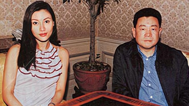 李嘉欣|一场名媛聚会,将李嘉欣和郭晶晶的“真实地位”,暴露得淋漓尽致