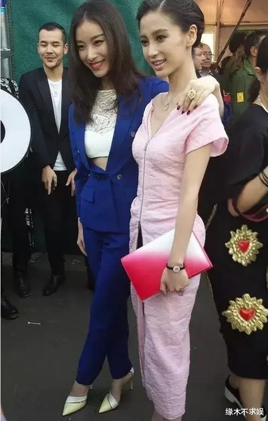 Angelababy线下活动受追捧,生图暴瘦到胸骨凸起,腿部伤痕令人心疼