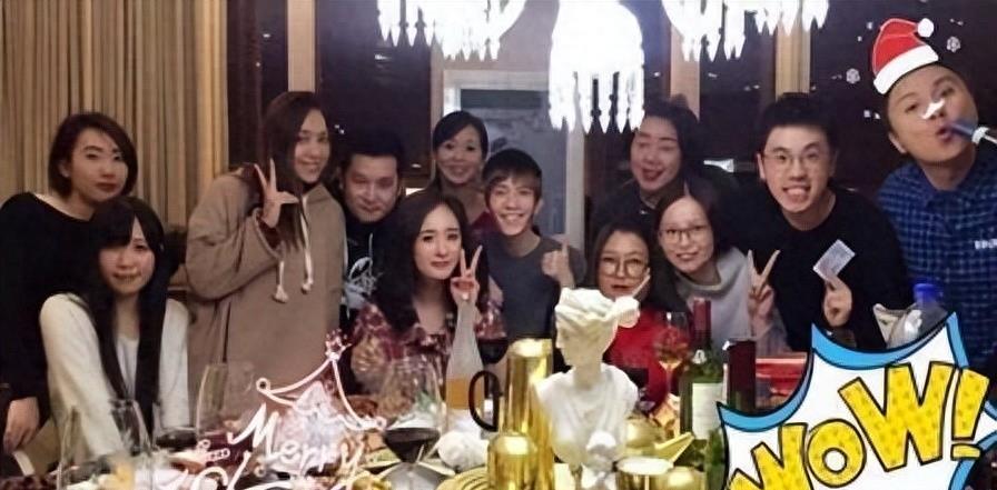 郭敬明扯的不是杨幂的裙子,而是整个娱乐圈的丑陋,他们什么关系