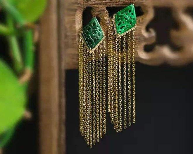 奇石|你的脸型适合哪种翡翠耳饰和翡翠项链?