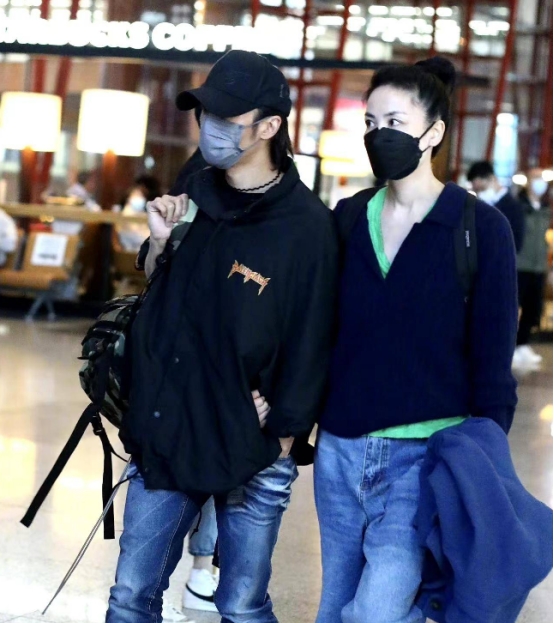 复合？张柏芝夜住谢霆锋家，两人和睦共处，王菲半夜大闹男方豪宅