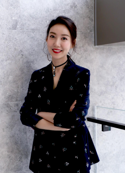 任程伟|出道22年从无绯闻,当红时低调嫁圈外丈夫,婚后儿女双全幸福美满