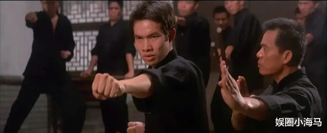 “大侠”白彪：睡坟场，当织布工！70年代片酬5万美金，3次演郭靖