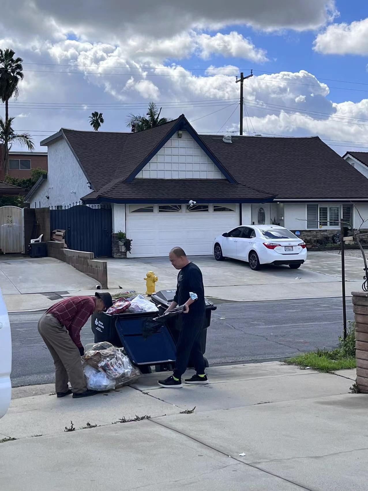 孙海英|66岁孙海英回应在美国捡垃圾，卖了21美金，他直言：不后悔！