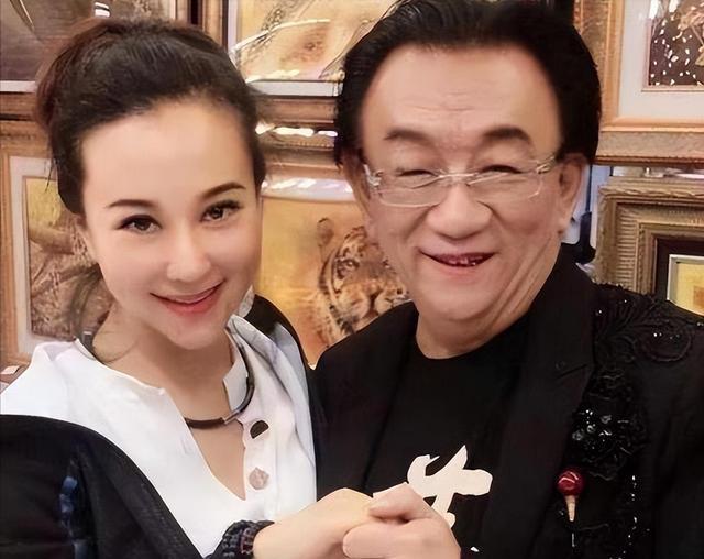 回顾：3位吝啬的明星，人前爱国，人后却“一毛不拔”，太过虚伪